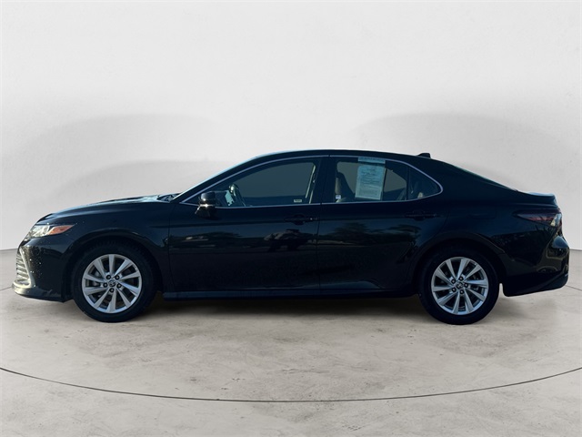 2023 Toyota Camry LE photo 2