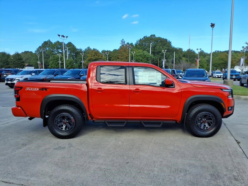 2026 Nissan Frontier Crew Cab PRO-4X photo 2