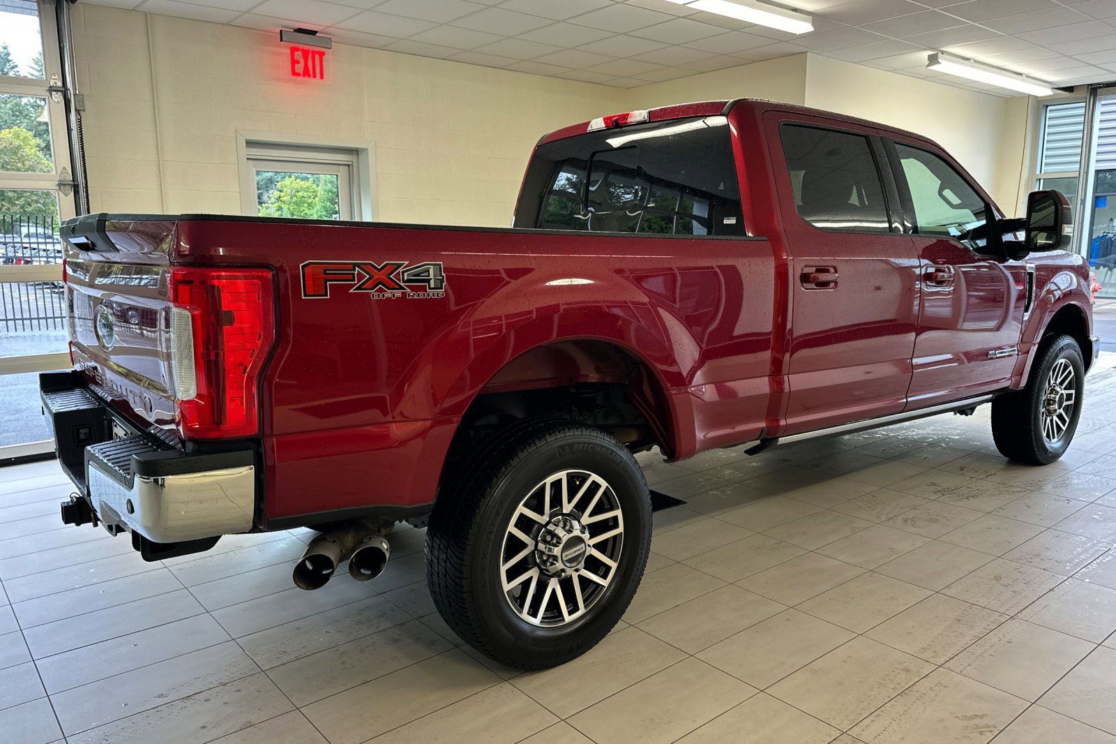 2019 Ford F-350 Lariat photo 3