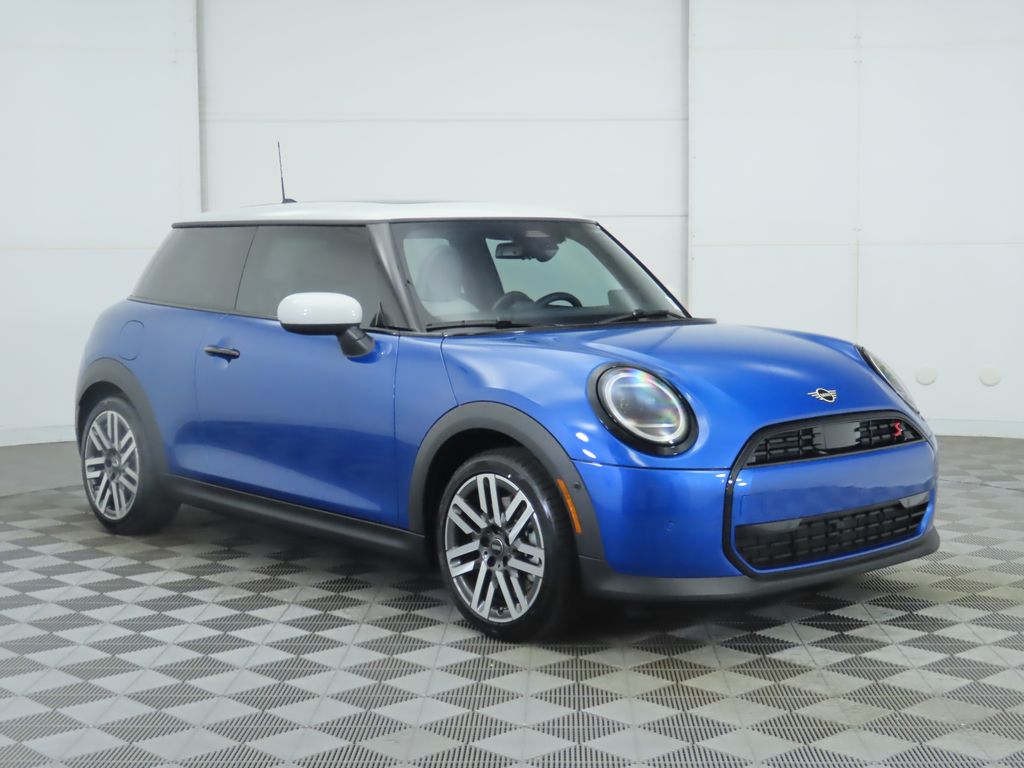 2026 Mini Cooper 2 Door Hardtop Signature photo 2