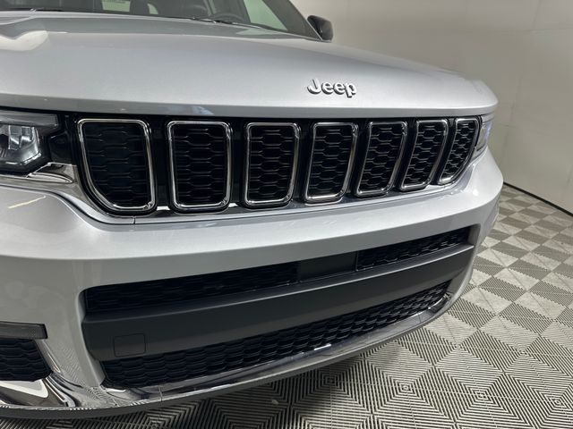 2025 Jeep Grand Cherokee Limited photo 4