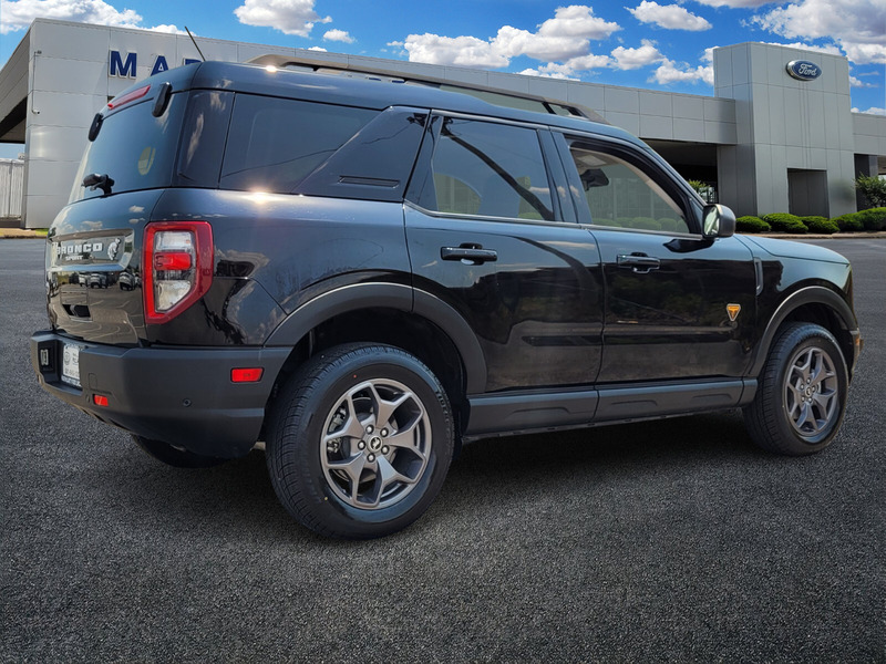 2024 Ford Bronco Sport Badlands photo 2