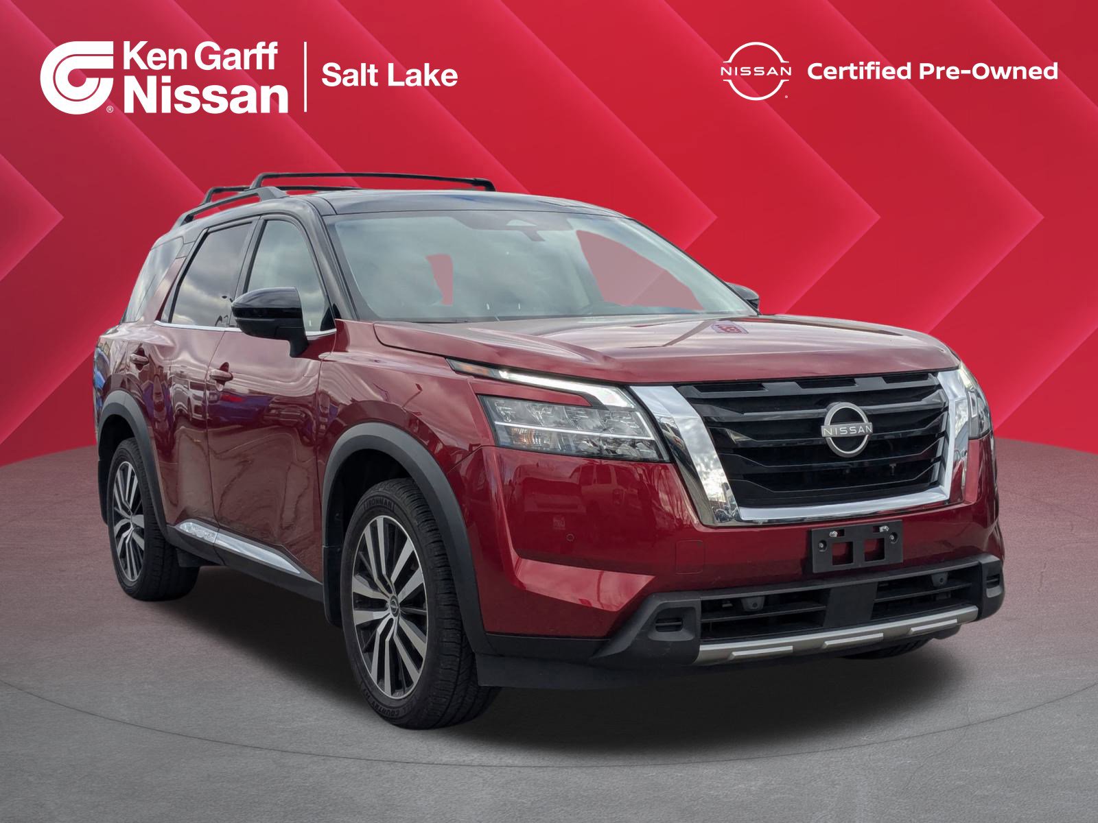 2023 Nissan Pathfinder Platinum's photo