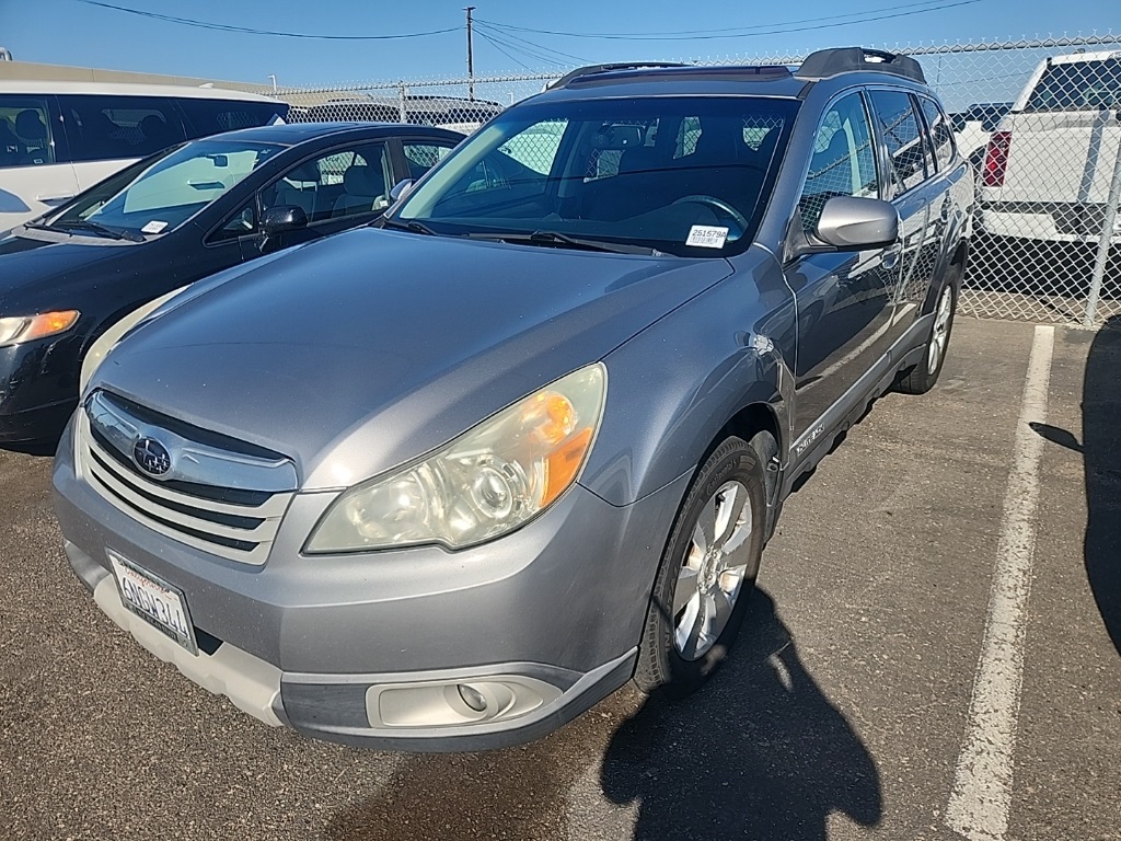 2011 Subaru Outback 3.6R Limited photo 3