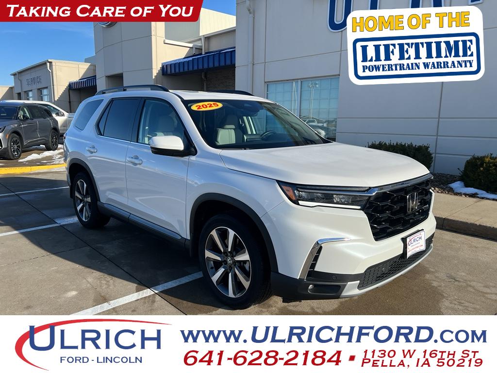 2025 Honda Pilot Touring's photo
