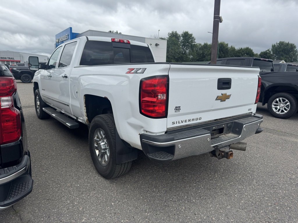 2019 Chevrolet Silverado 3500HD LTZ photo 2