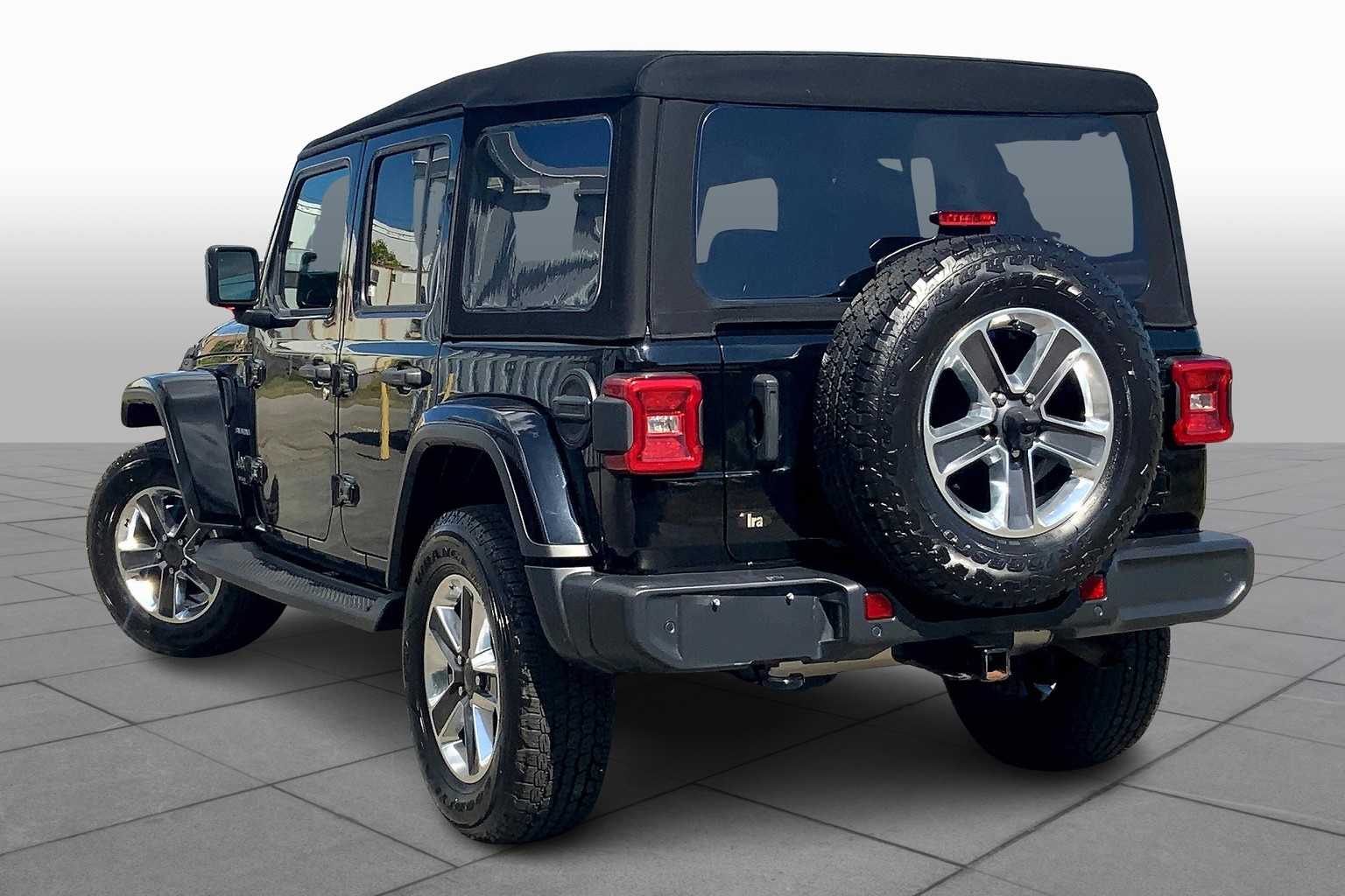 2021 Jeep Wrangler Unlimited Sahara photo 10