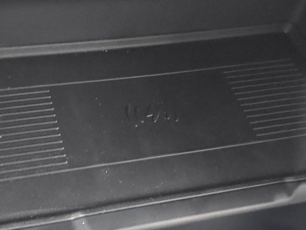 2026 LAND ROVER RANGE ROVER VELAR - Image 31