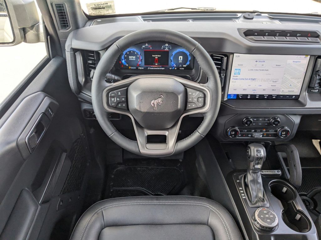 2025 Ford Bronco Badlands photo 13