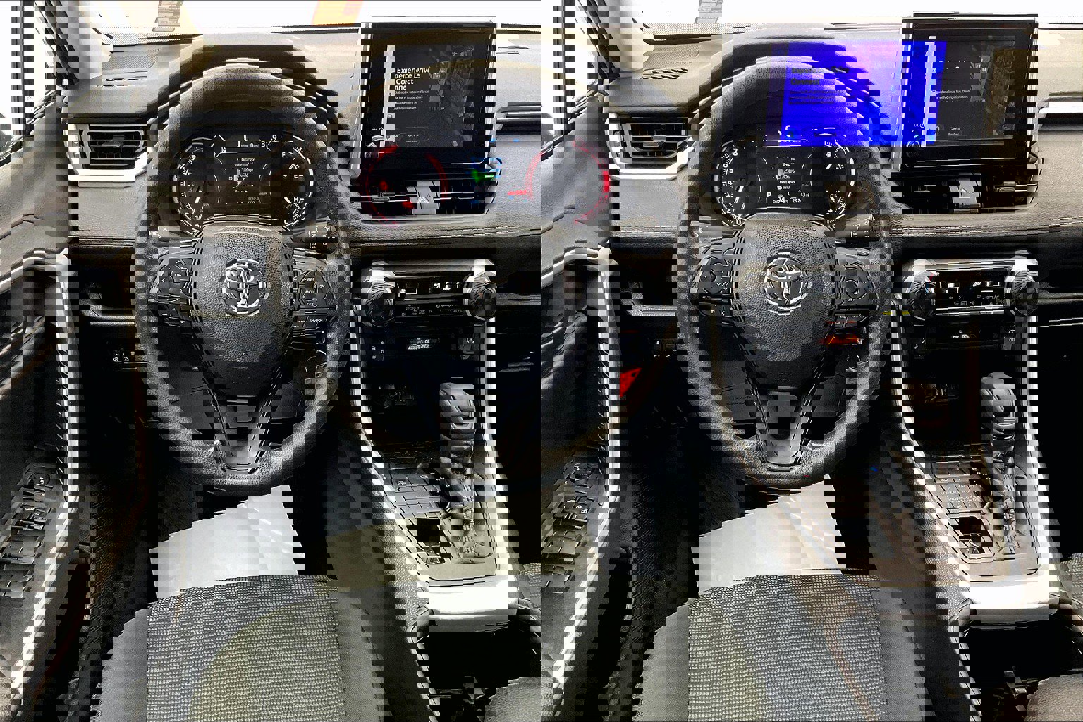 2024 Toyota RAV4 LE photo 4