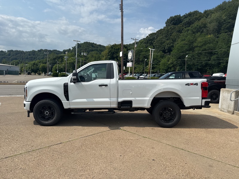 2025 Ford F-350 XL photo 4