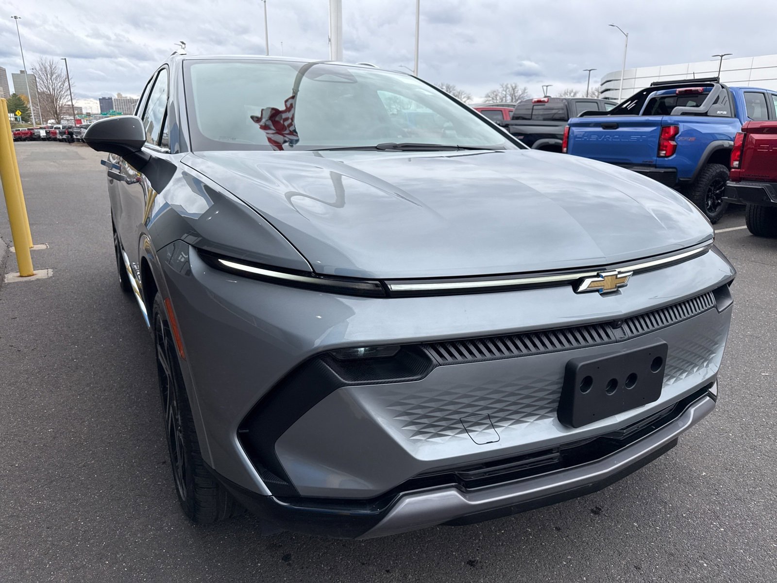 2026 Chevrolet Equinox EV LT photo 4