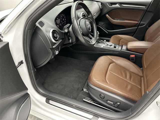 2018 Audi A3 E-tron Premium photo 3