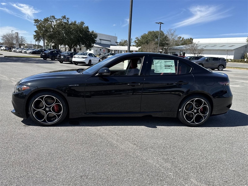 2025 Alfa Romeo Giulia Base photo 3