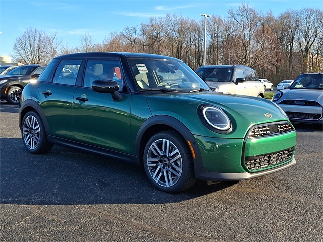 2026 Mini Cooper 4 Door Hardtop Signature photo 3
