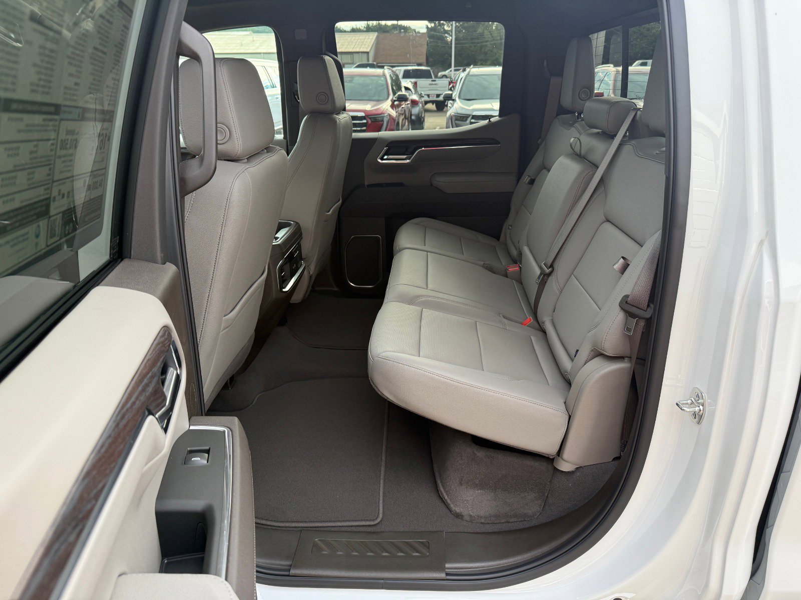 2025 Gmc Sierra 1500 SLT photo 14