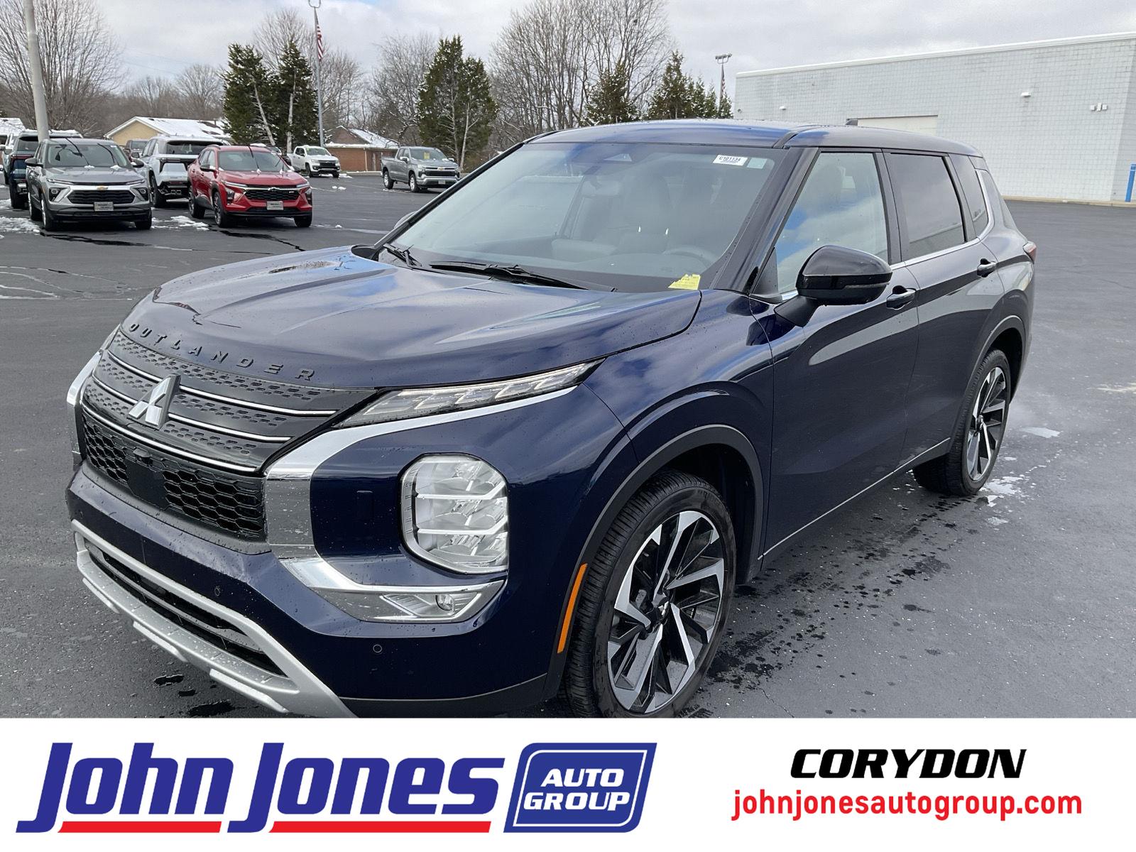 2022 Mitsubishi Outlander SE's photo