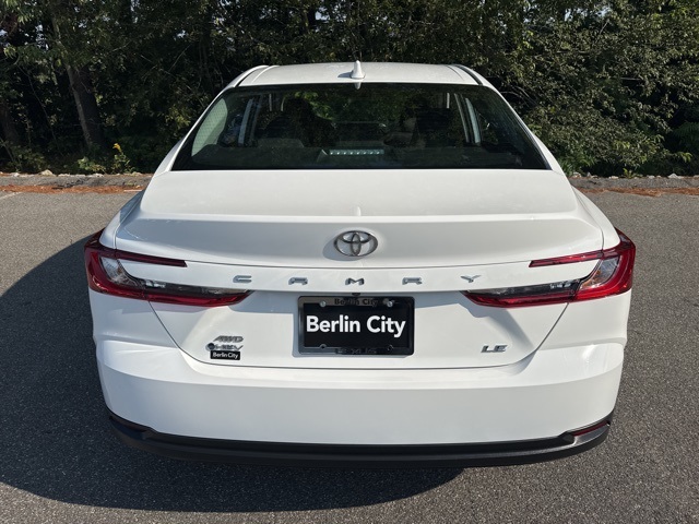 2025 Toyota Camry LE photo 4
