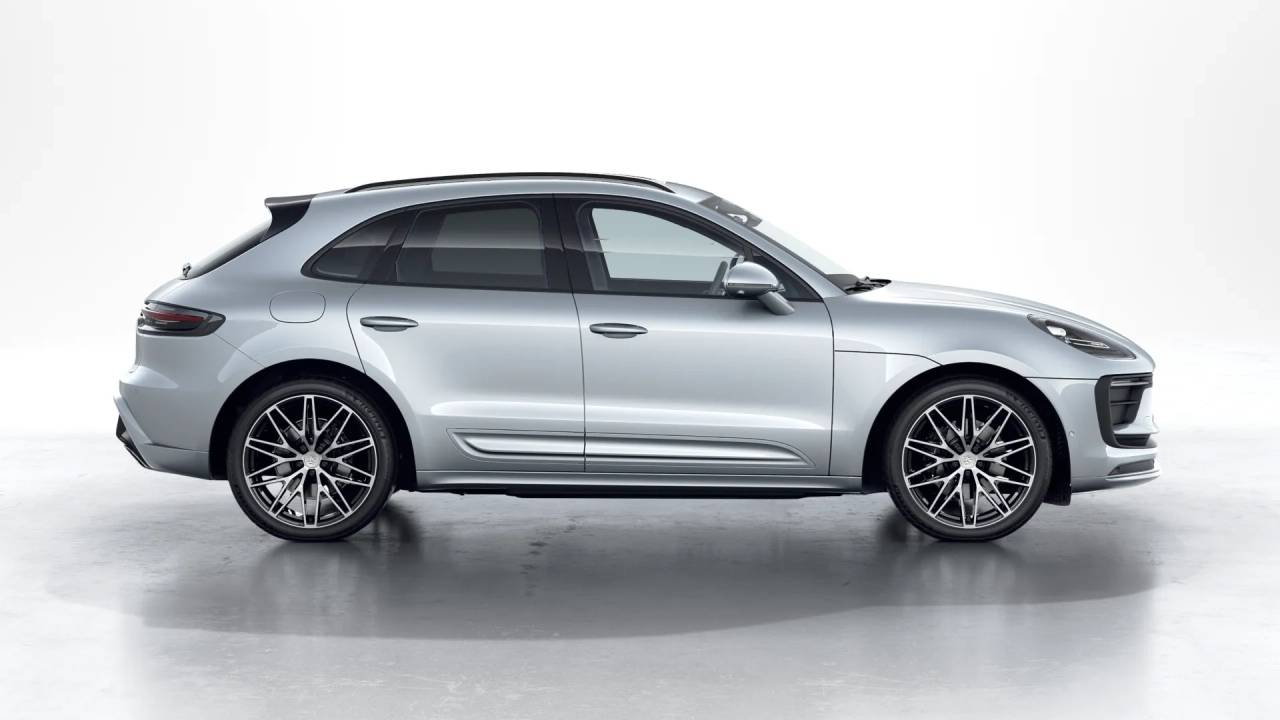 2026 Porsche Macan T photo 7