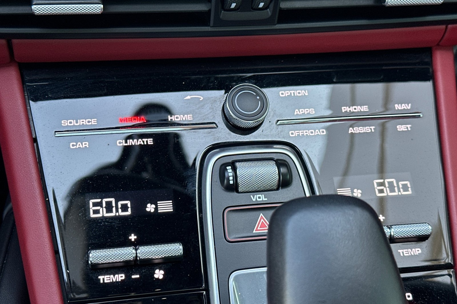 2022 Porsche Cayenne Platinum Edition photo 27