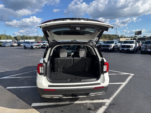 2025 Ford Explorer photo 29