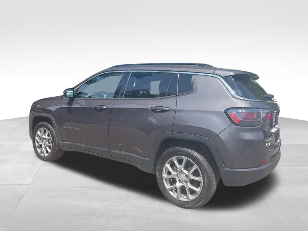 2024 Jeep Compass Latitude Lux photo 20