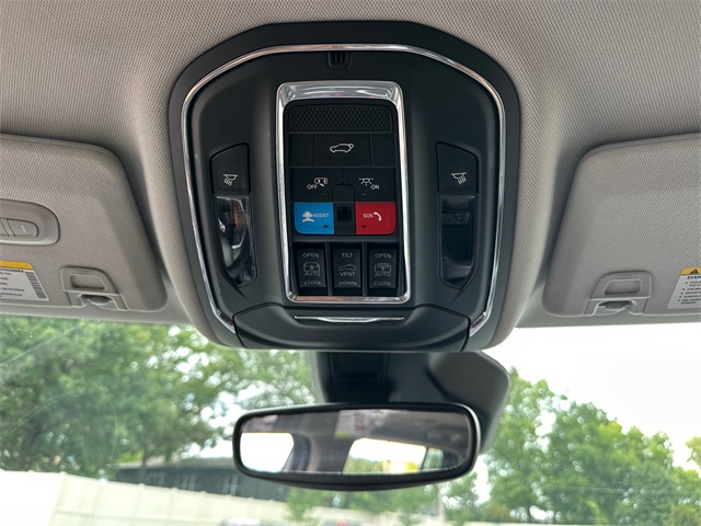 2023 Jeep Cherokee Base photo 37
