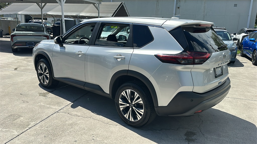 2023 Nissan Rogue SV photo 3