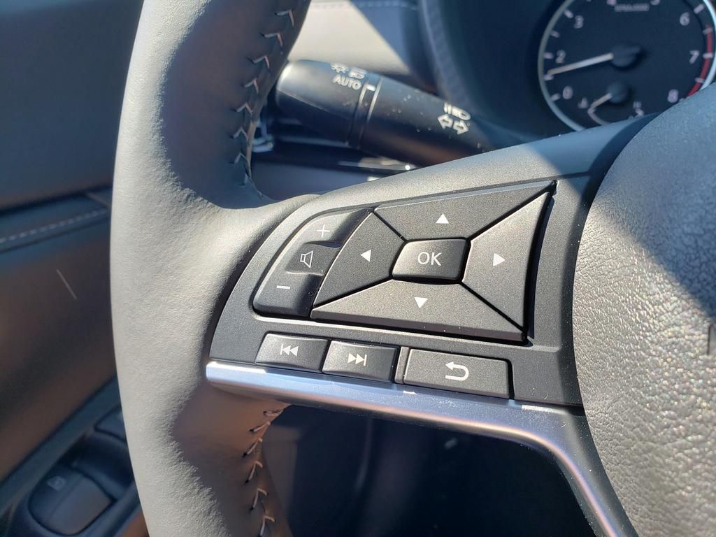 2025 Nissan Sentra SV photo 11