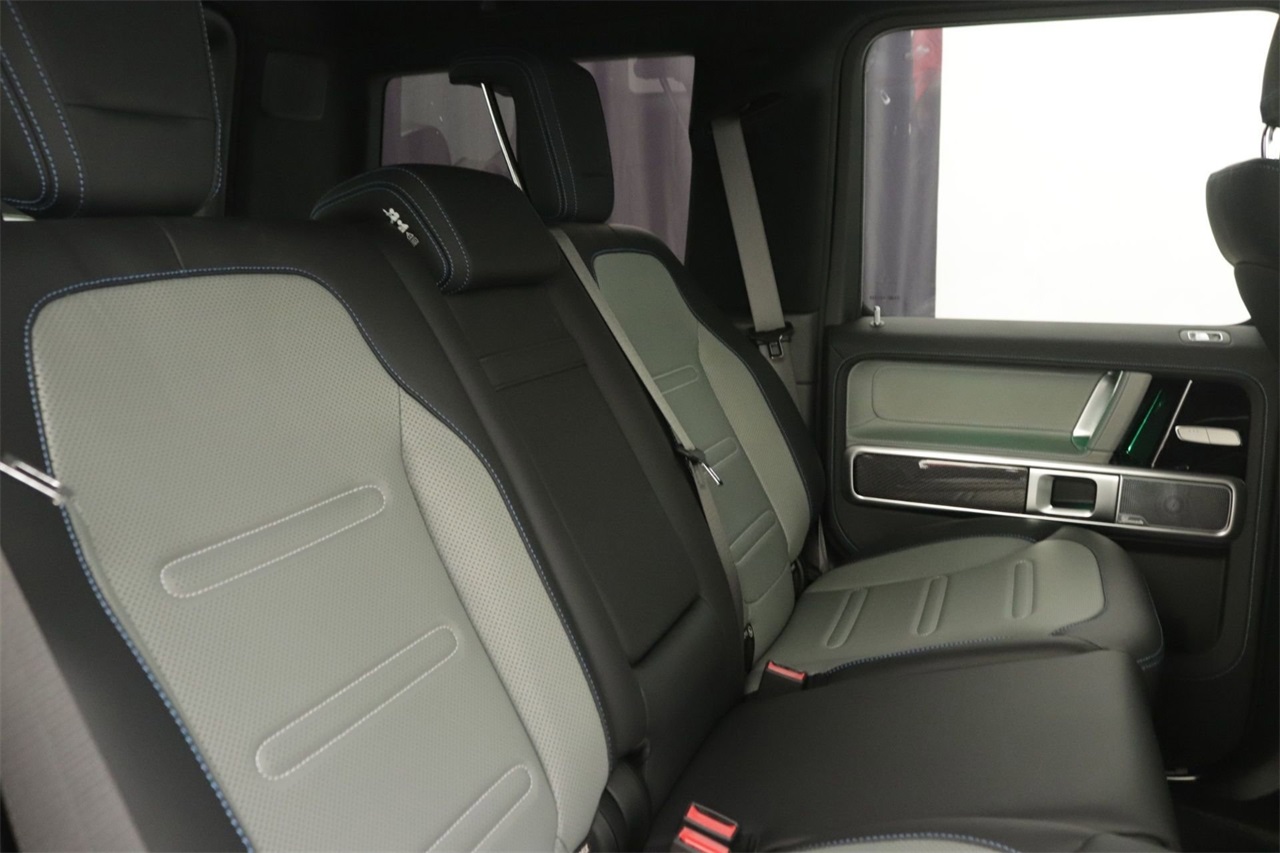 2025 Mercedes Benz G photo 9