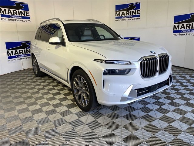 2023 BMW X7 40i's photo