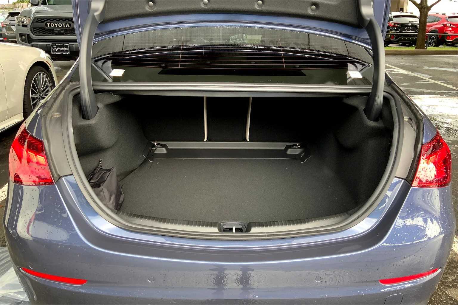 2025 Mercedes Benz C 300 photo 13