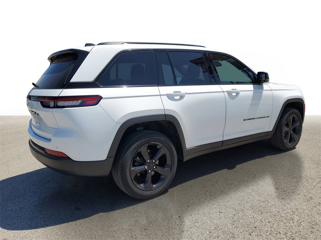 2023 Jeep Grand Cherokee Altitude photo 4