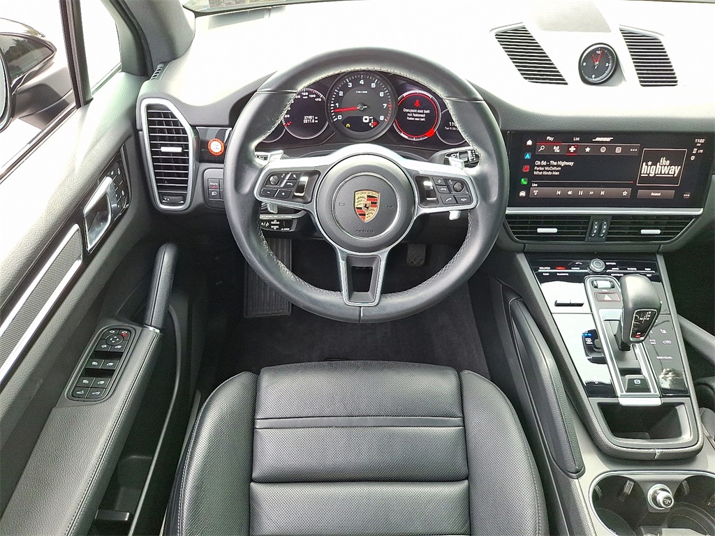 2023 Porsche Cayenne Platinum Edition photo 11