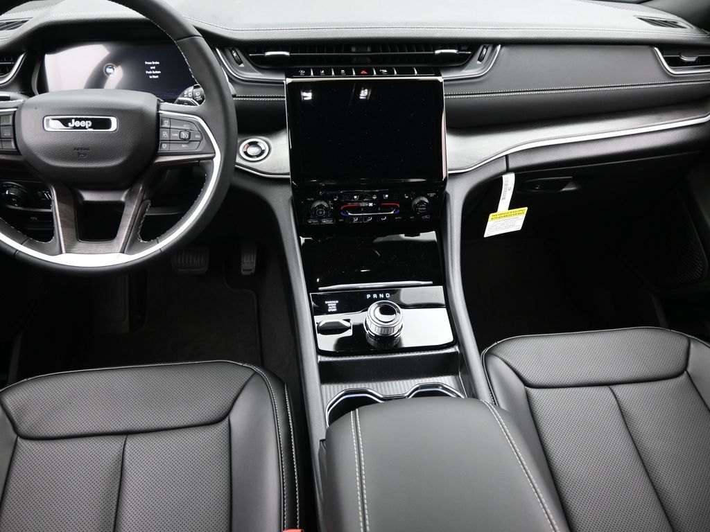 2025 Jeep Grand Cherokee Limited photo 11
