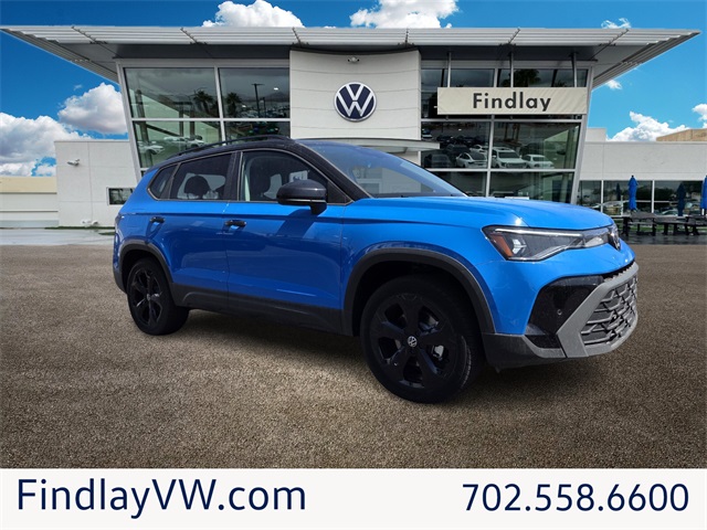 2025 Volkswagen Taos SE Black's photo