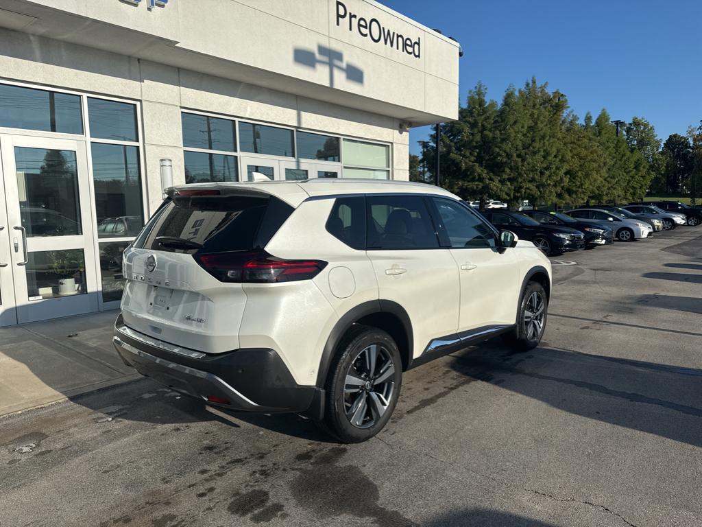 2022 Nissan Rogue SL photo 2