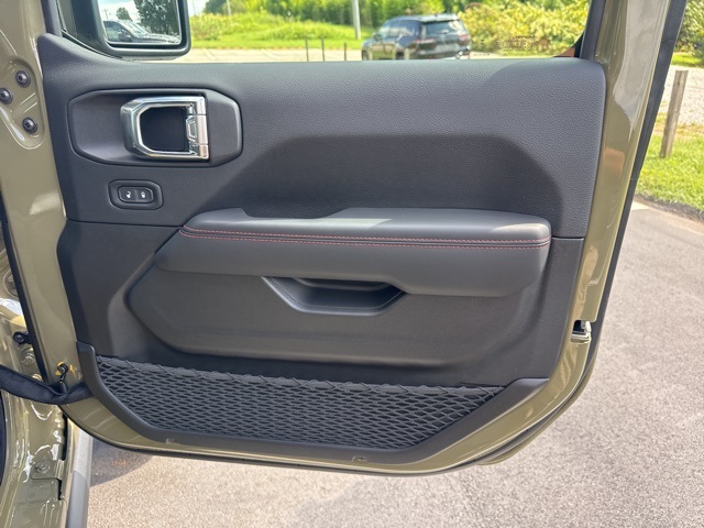 2025 Jeep Wrangler Rubicon photo 8