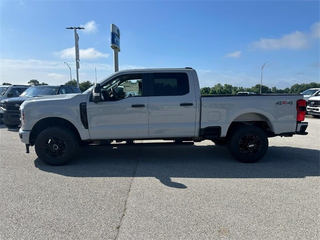 2025 Ford F-250 XL photo 2