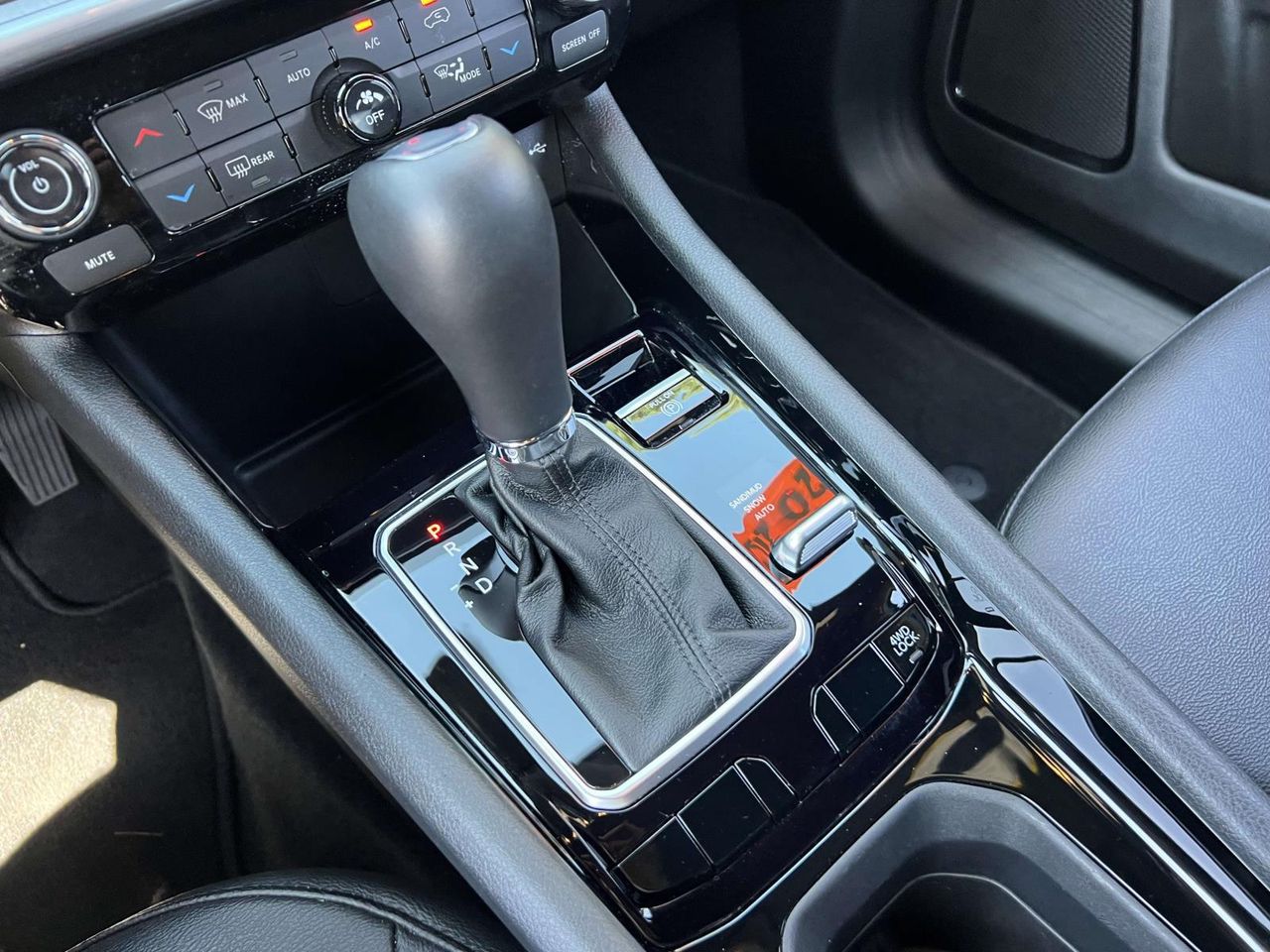 2024 Jeep Compass Limited photo 18