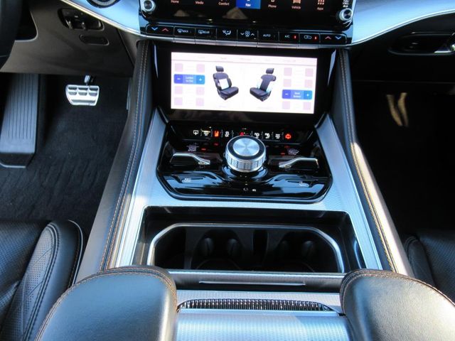 2022 Jeep Grand Wagoneer III photo 20