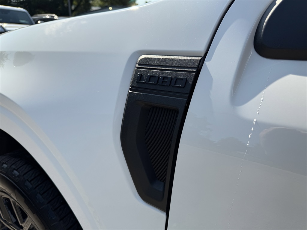 2025 Ford Maverick photo 16