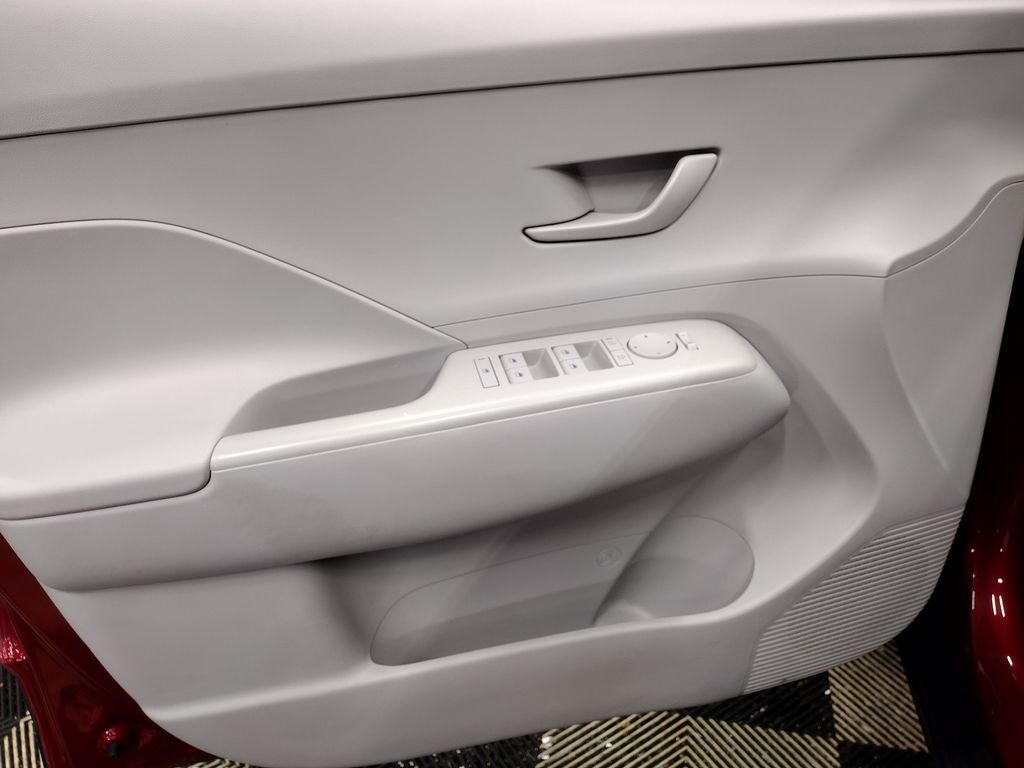 2024 Hyundai Kona SEL photo 15