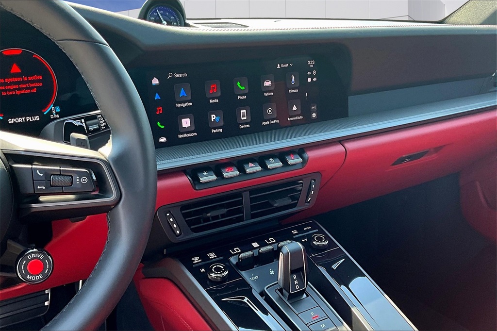 2025 Porsche 911 photo 16