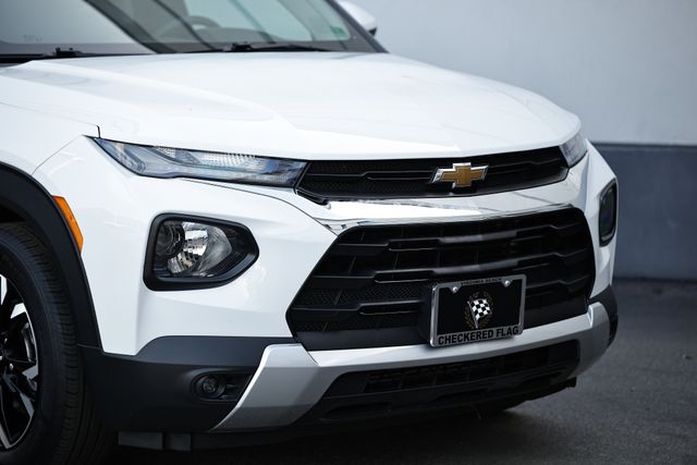 2023 Chevrolet Trailblazer LT photo 2