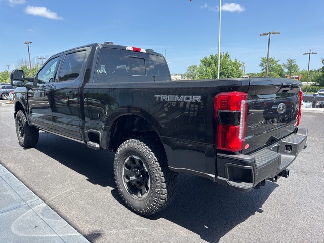 2025 Ford F-250 Lariat photo 4