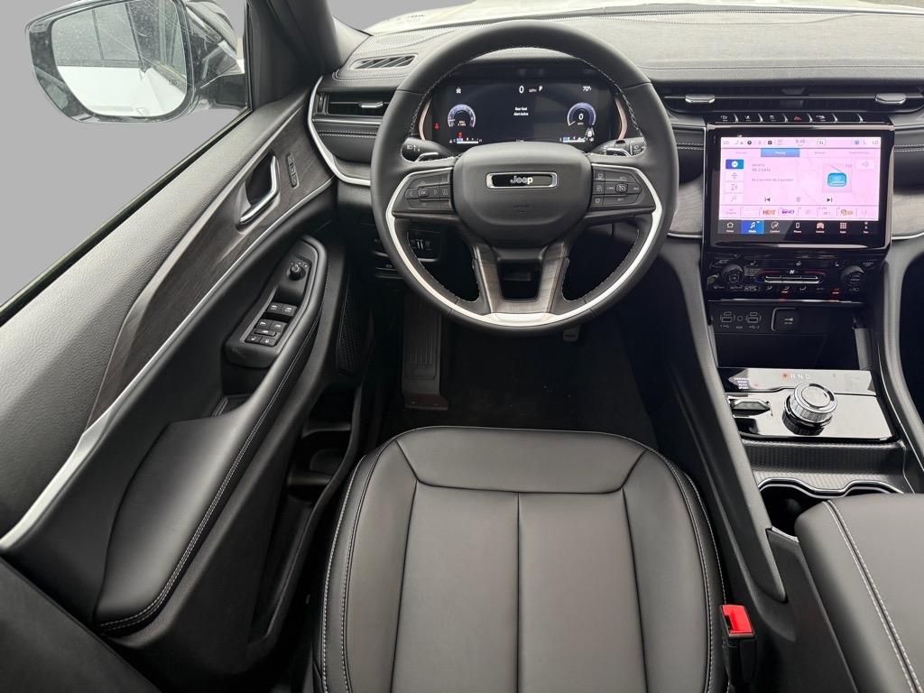 2025 Jeep Grand Cherokee Limited photo 4