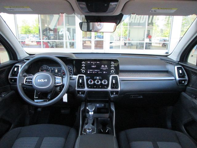 2022 Kia Sorento LX photo 16