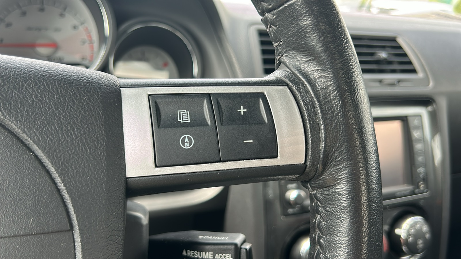 2008 Dodge Challenger SRT8 photo 22