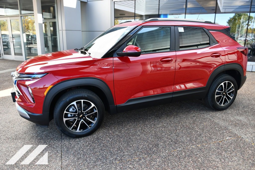 2026 Chevrolet Trailblazer LT photo 2